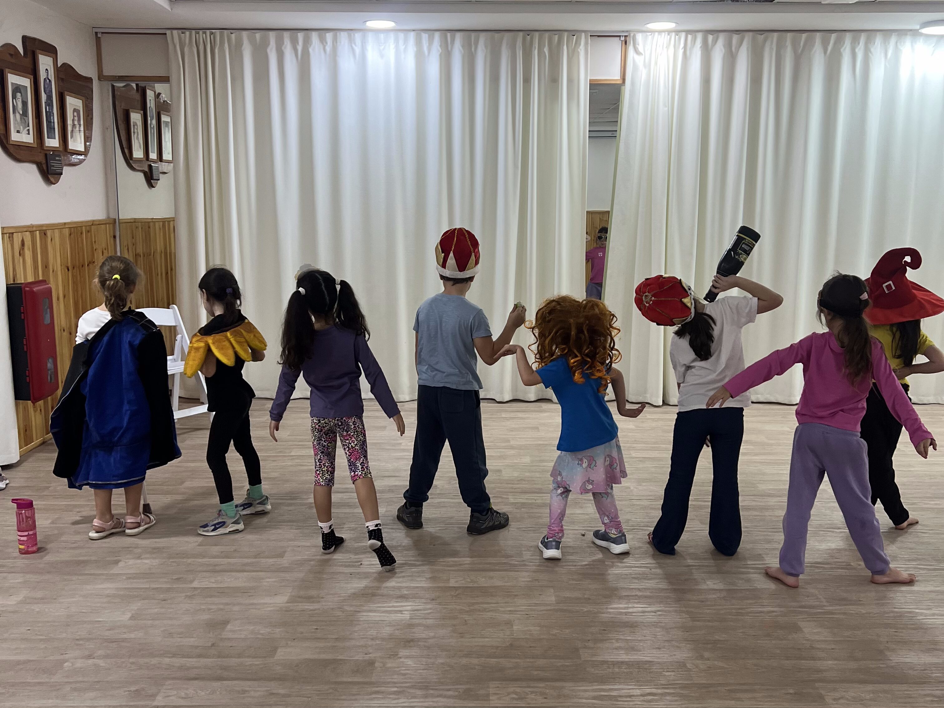 קבוצות הצעירים
גן חובה עד כיתה ג׳